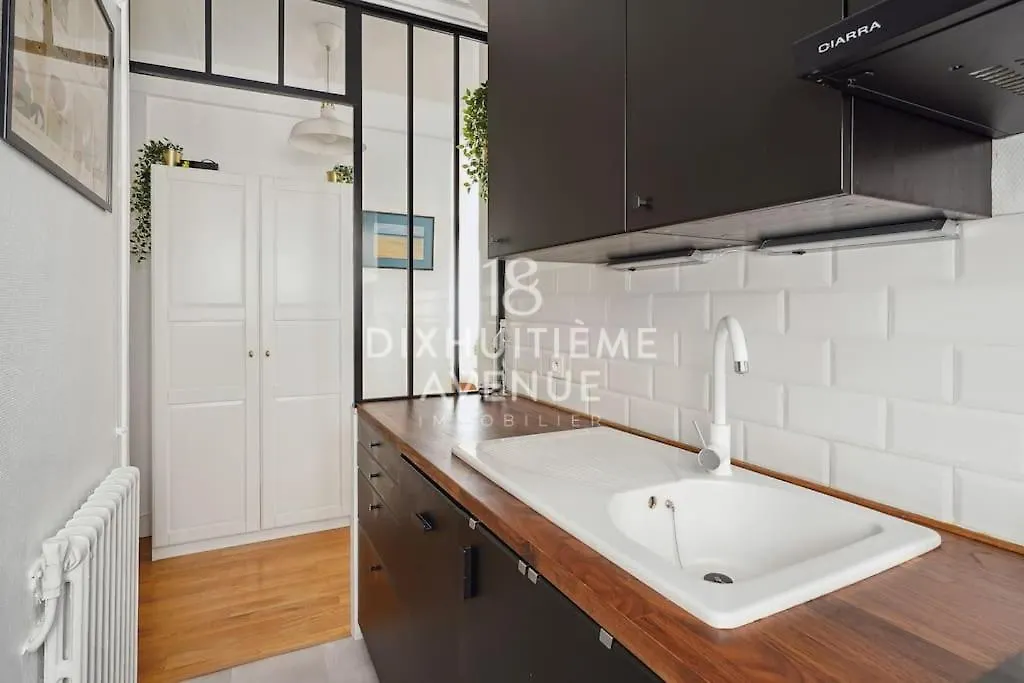 Modernite Et Confort A Montmartre Paris